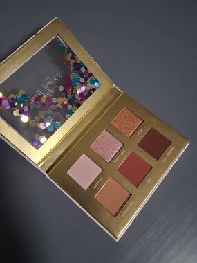 🎀 3 For $15 Or 5 For $25 PuR Palette